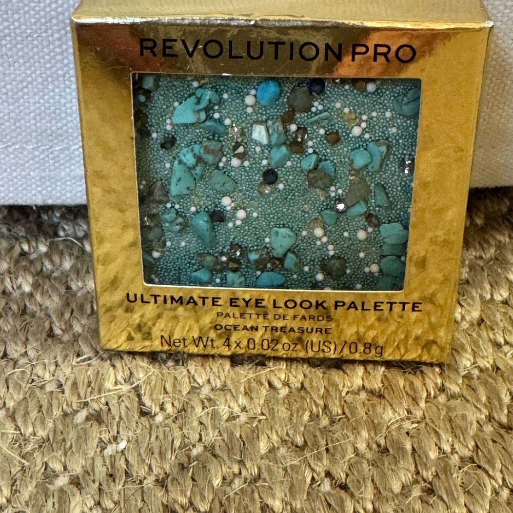 Revolution Pro Ultimate Eye Look Palette. New in box